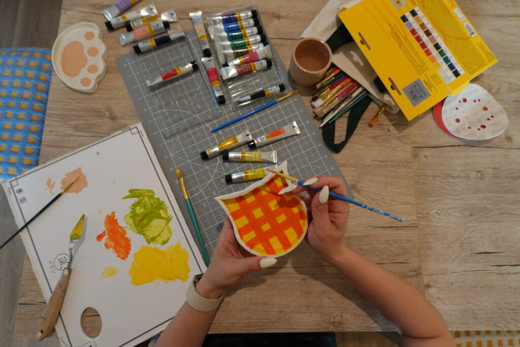 painting air dry clay trinket trays with acrylic paint
